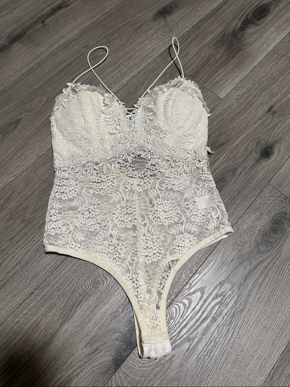 Entry Lace Floral Bodysuit Spaghetti Strap Top - Cream